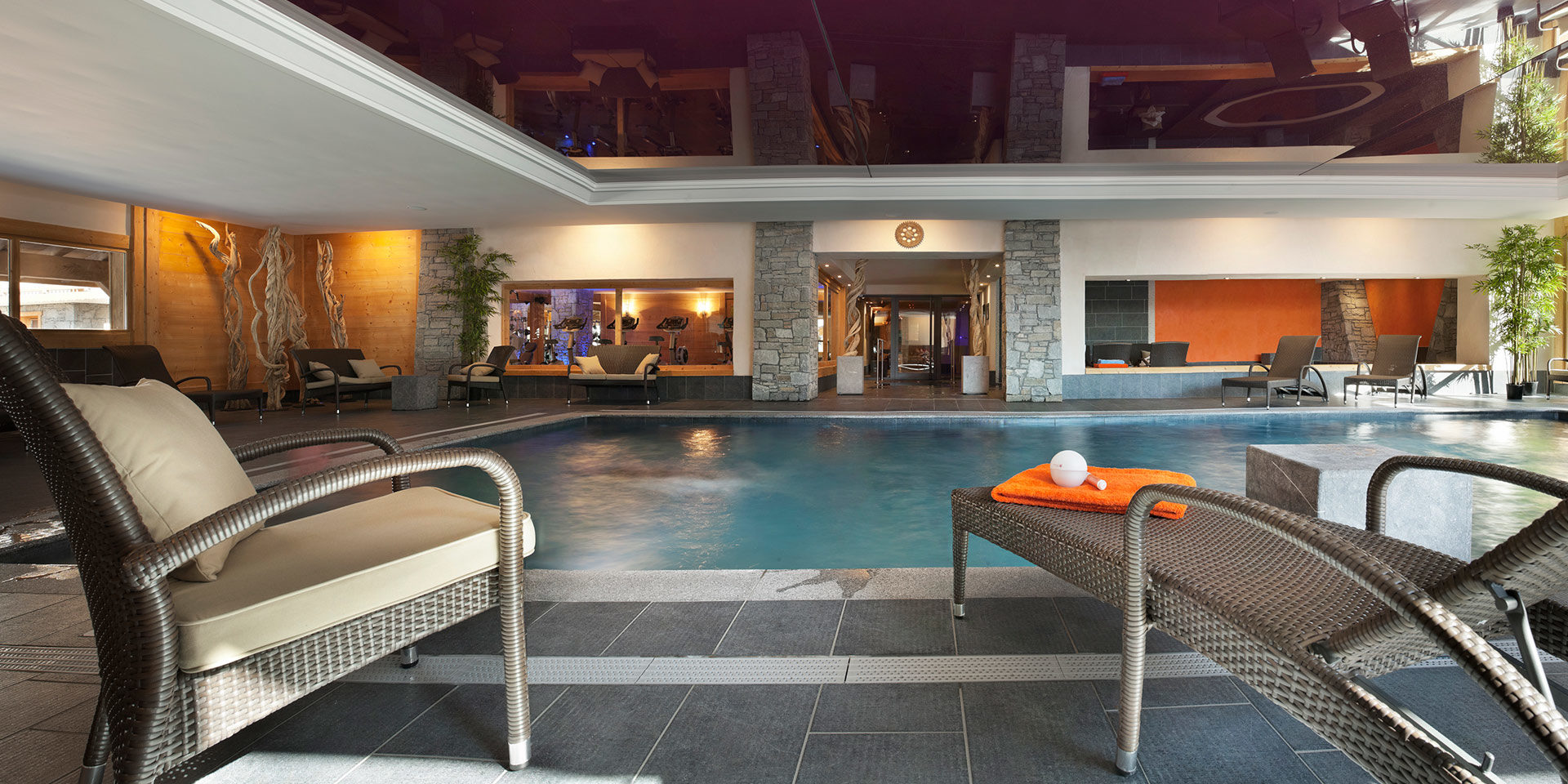 CGH Les Chalets de Jouvence Les Carroz Le Grand Massif Frankrijk wintersport skivakantie luxe zwembad Spa wellness ontspannen zwemmen relaxen