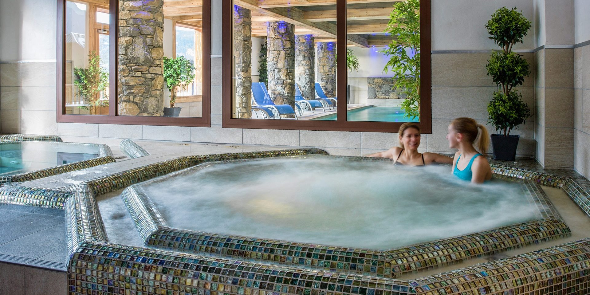 CGH Les Chalets de Layssia Samoens Le Grand Massif Frankrijk wintersport skivakantie luxe wellness Spa jacuzzi bubbelbad ontspannen relaxen