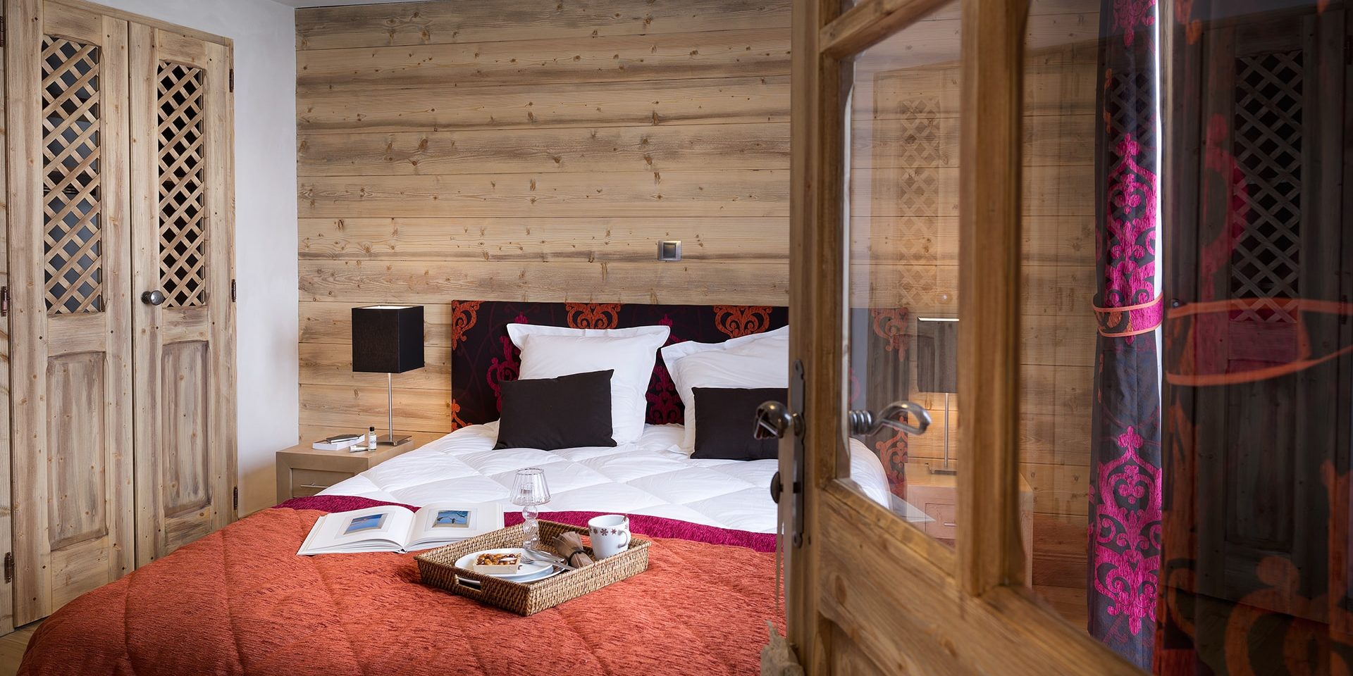 CGH Les Chalets de Leana Les Carroz Le Grand Massif Frankrijk wintersport skivakantie luxe appartement slaapkamer 2-persoonsbed comfortabel lekker slapen