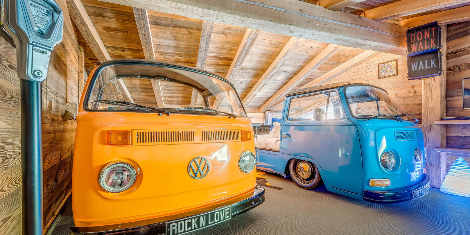 Chalet Rock'n Love Tignes Tignes-Val d'Isere Frankrijk wintersport skivakantie luxe Garage Room kinderkamer blauw VW bed geel VW bed
