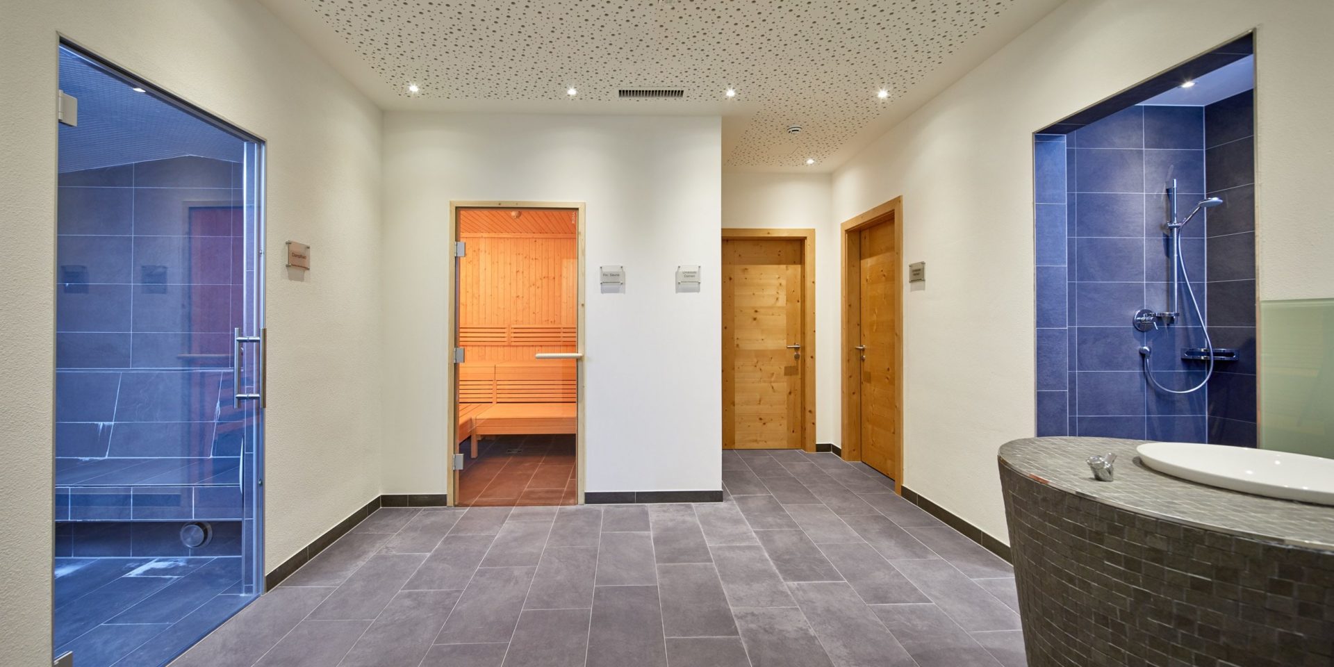 Residenz Drachenstein Niederau Wildschonau Oostenrijk wintersport skivakantie luxe sauna stoombad douche ontspannen relaxen