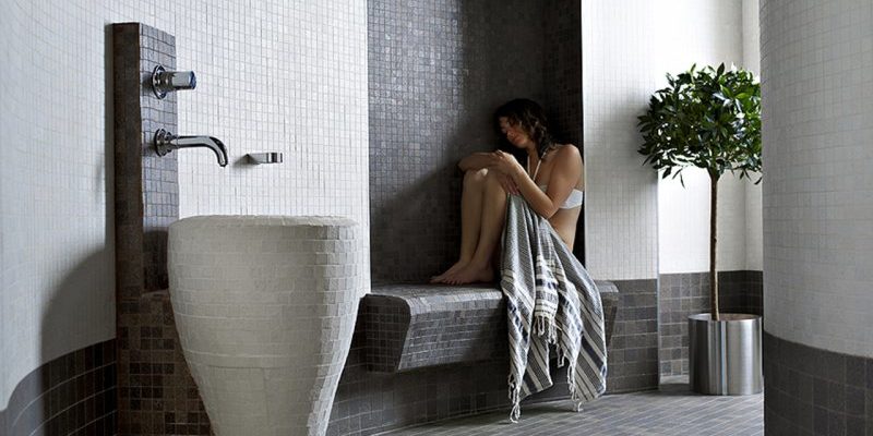 Residence l'Amara Avoriaz Les Portes du Soleil Frankrijk wintersport skivakantie luxe Spa dame vaas kraan plant hamamdoek ontspannen relaxen genieten