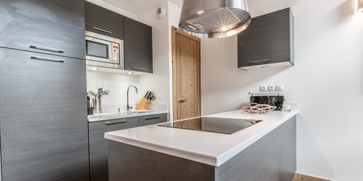 Alpine Residences Les Gets Les Portes du Soleil Frankrijk wintersport skivakantie luxe Kailash keuken kookeiland fruitschaal