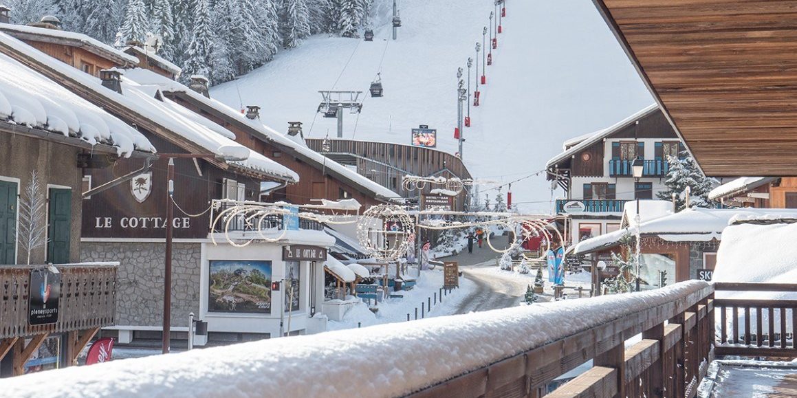 Appartement Colibri Uno Morzine Les Portes du Soleil Frankrijk wintersport skivakantie luxe uitzicht balkon skilift sneeuw besneeuwde bomen