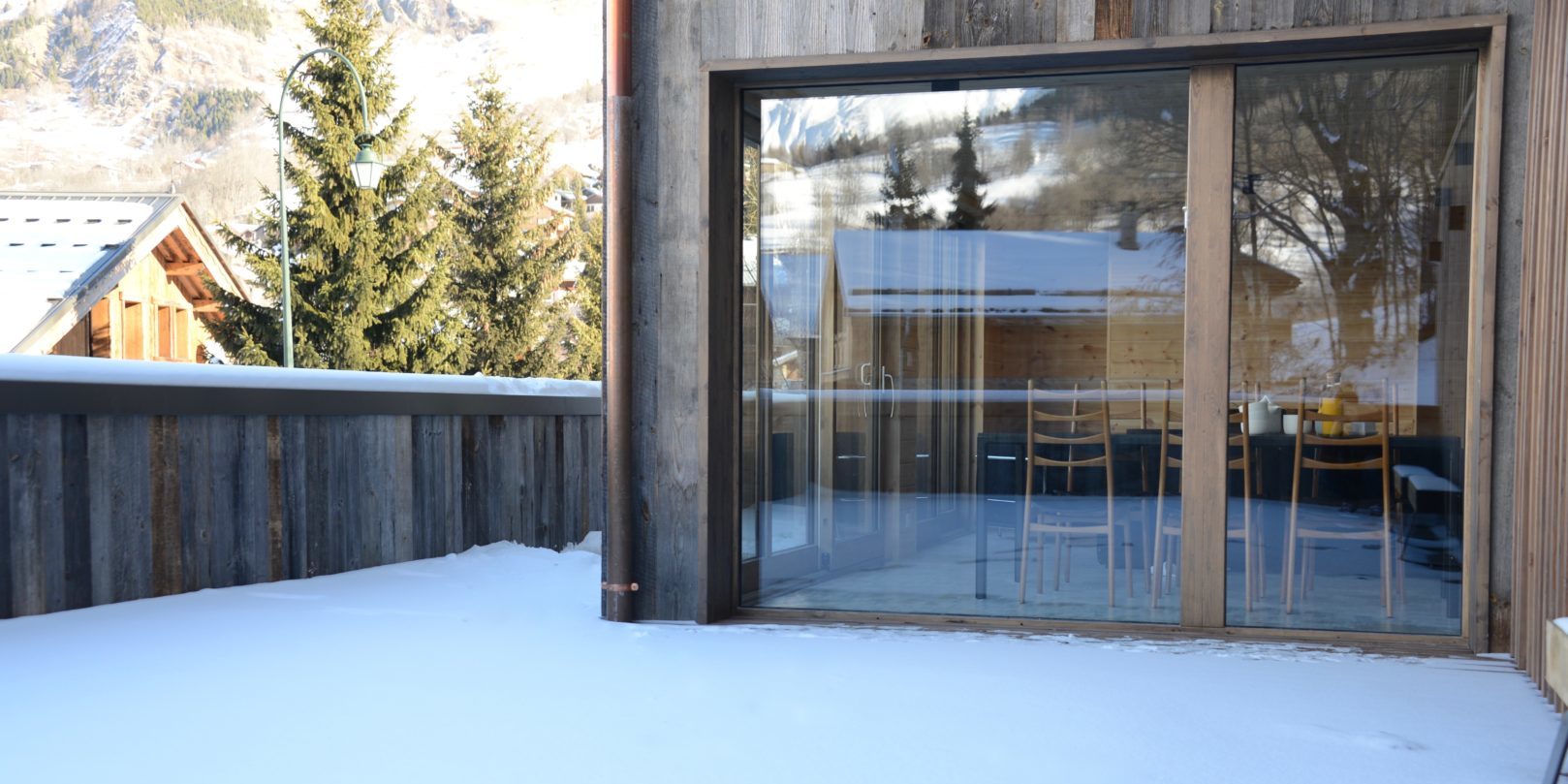 Appartement by U no. 3 Saint Martin de Belleville Les 3 Vallees Frankrijk wintersport skivakantie luxe terras sneeuw bomen chalets bergen