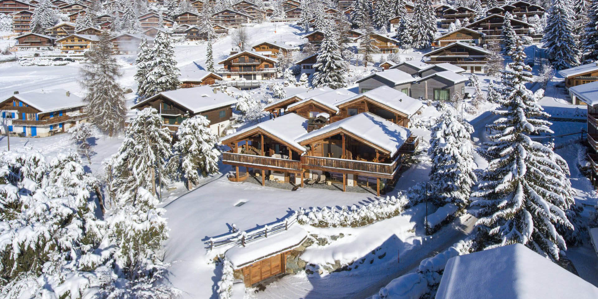 Penthouse Sherwood Verbier Les 4 Vallees Zwitserland wintersport skivakantie luxe ligging penthouse besneeuwde bomen sneeuw chalets
